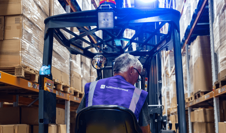 Mann auf LKW