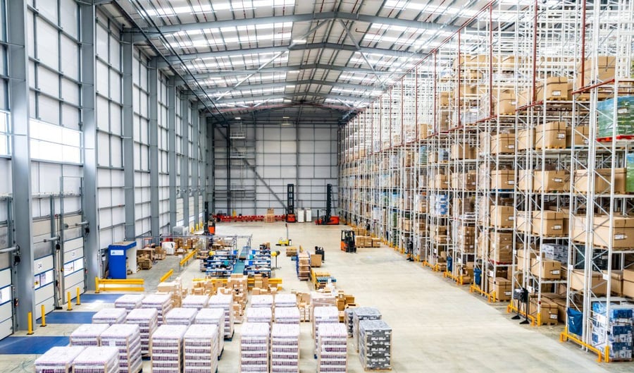 Sozialer Handel vs. traditioneller eCommerce: Welches Modell ist das richtige für Sie?