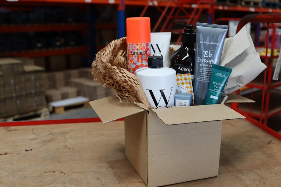 Paket mit Beauty-Produkten